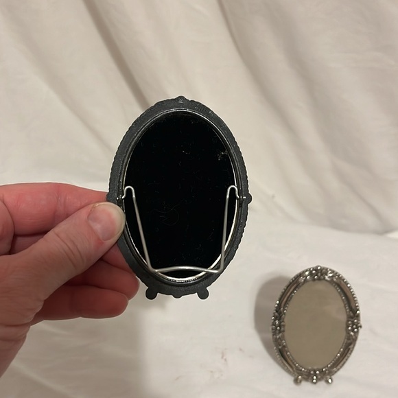 Two tiny frames - Picture 2 of 4